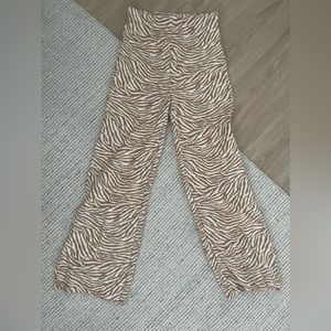 Isalis Knit Zebra Print Pants